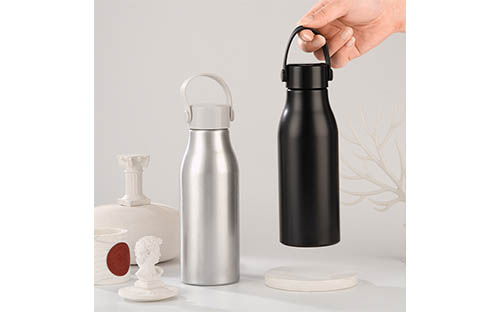 Nerezová láhev na mléko s karabinkou